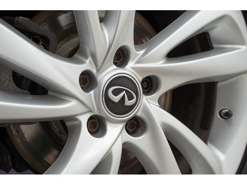 Infiniti Q30 Q30 Business Executive Hatchback 1 Manual Diesel - U864