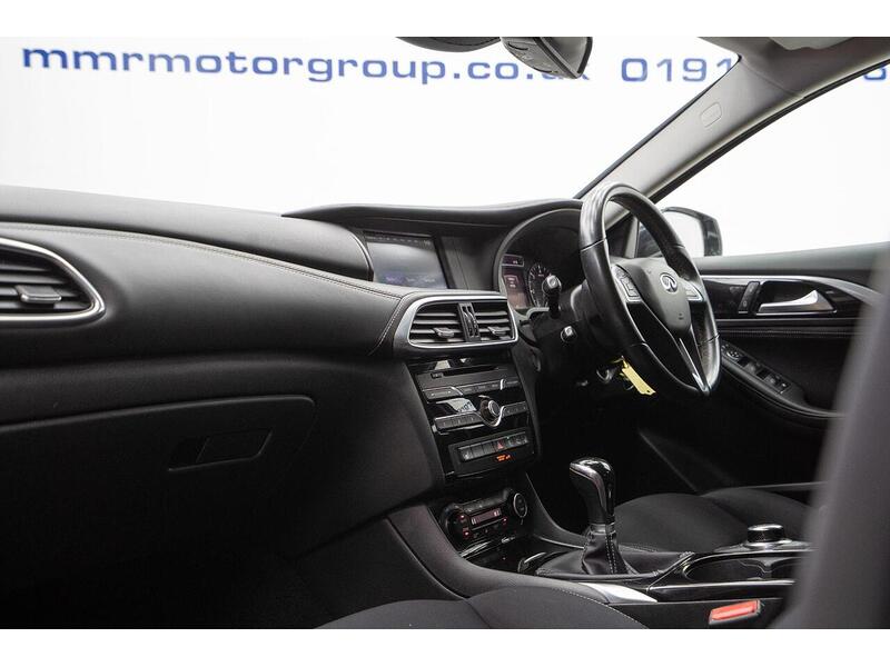 Infiniti Q30 Q30 Business Executive Hatchback 1 Manual Diesel - U864