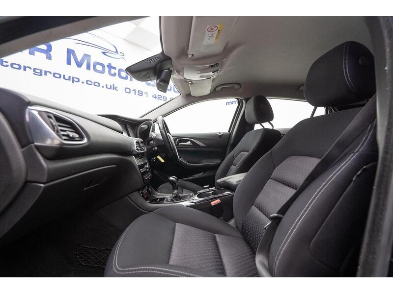 Infiniti Q30 Q30 Business Executive Hatchback 1 Manual Diesel - U864