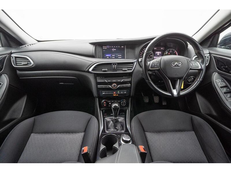 Infiniti Q30 Q30 Business Executive Hatchback 1 Manual Diesel - U864