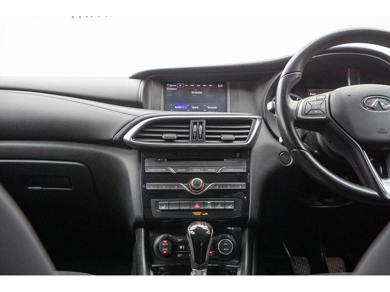 Infiniti Q30 Q30 Business Executive Hatchback 1 Manual Diesel - U864