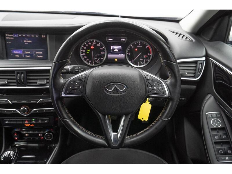 Infiniti Q30 Q30 Business Executive Hatchback 1 Manual Diesel - U864