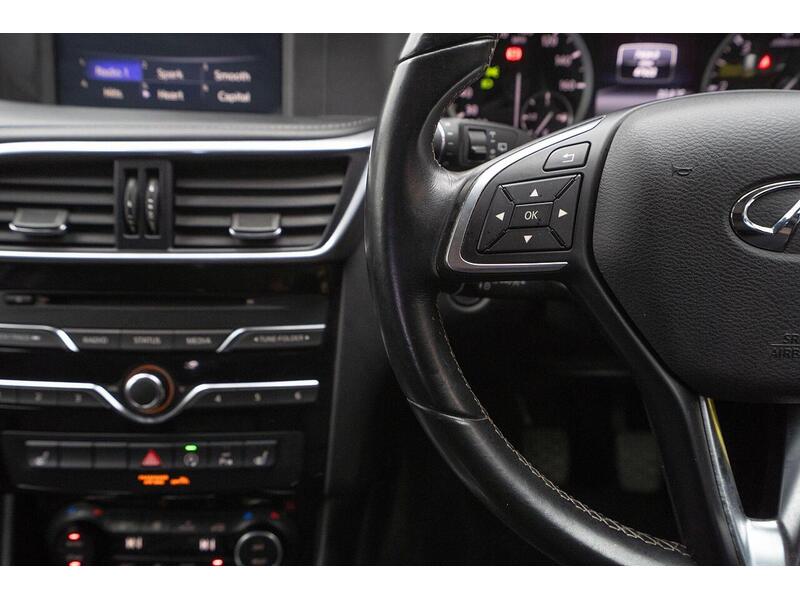 Infiniti Q30 Q30 Business Executive Hatchback 1 Manual Diesel - U864