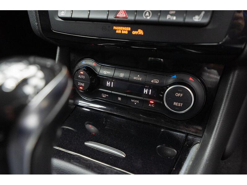 Infiniti Q30 Q30 Business Executive Hatchback 1 Manual Diesel - U864