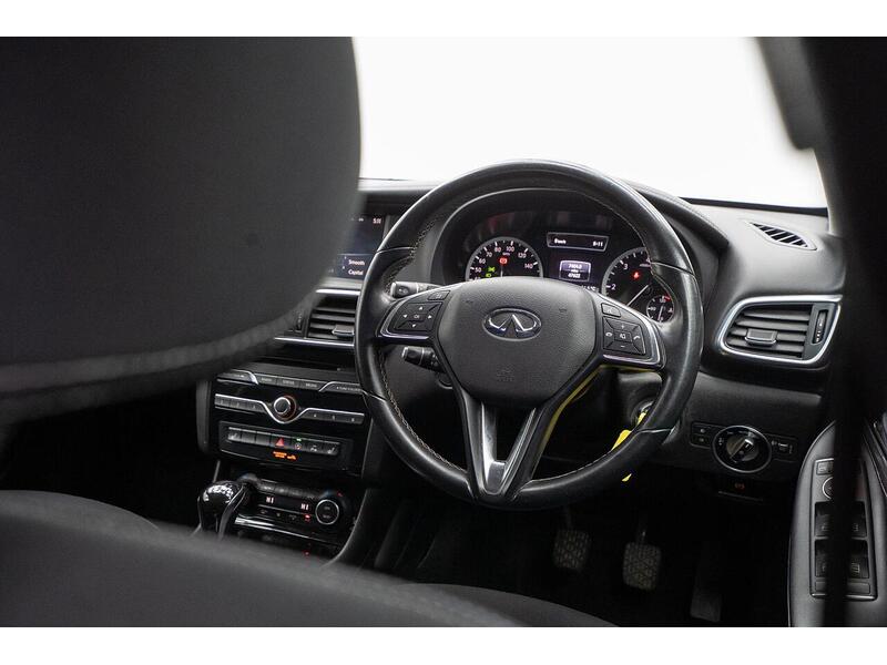 Infiniti Q30 Q30 Business Executive Hatchback 1 Manual Diesel - U864