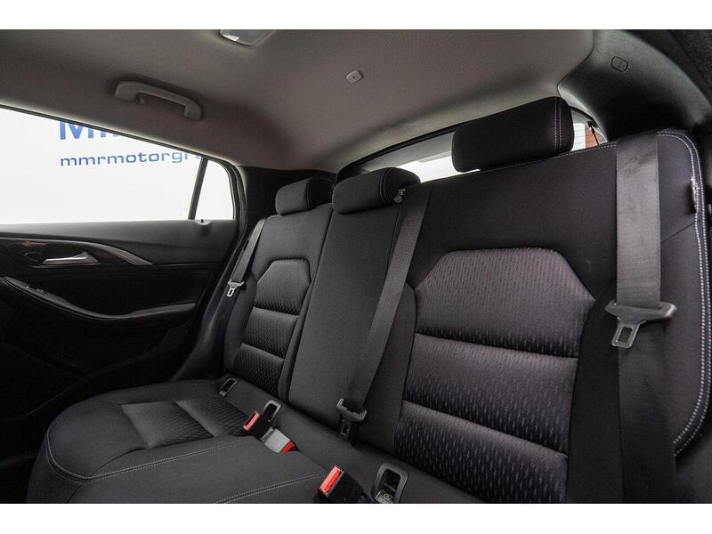 Infiniti Q30 Q30 Business Executive Hatchback 1 Manual Diesel - U864