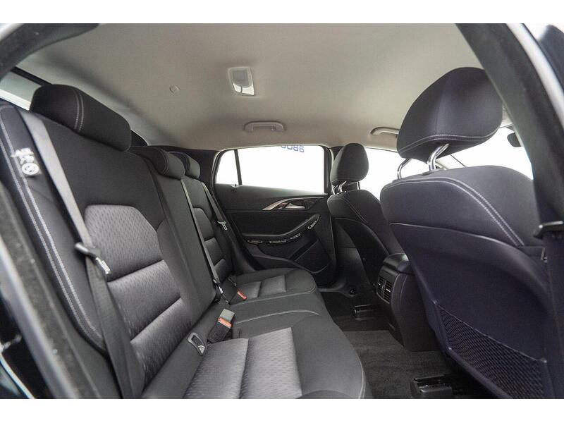 Infiniti Q30 Q30 Business Executive Hatchback 1 Manual Diesel - U864