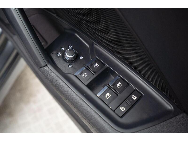 Audi A3 A3 S line Hatchback 1 Automatic Petrol Plug-in Hybrid - U868