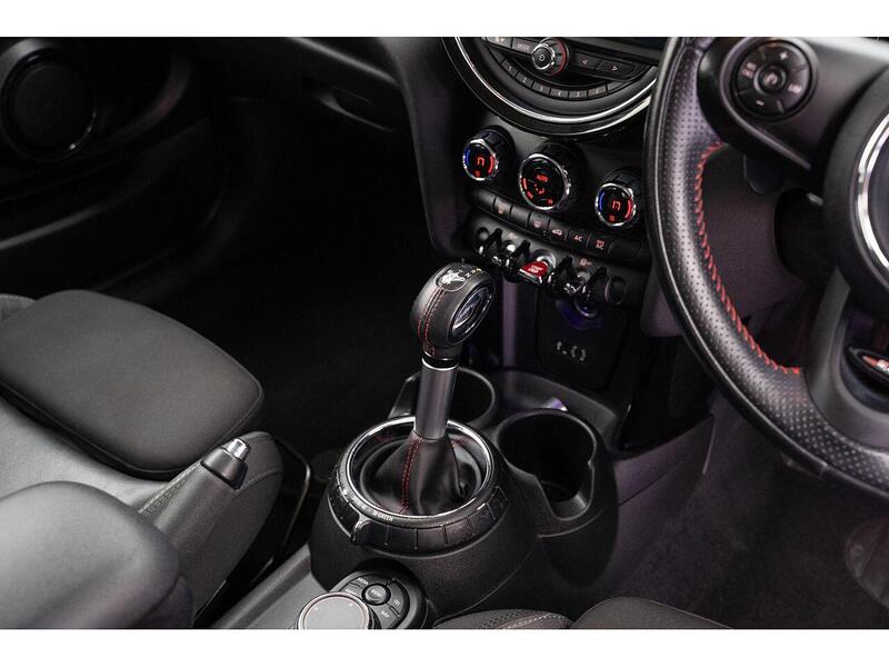 MINI Hatch Hatch Cooper SD Hatchback 1 Automatic Diesel - U875