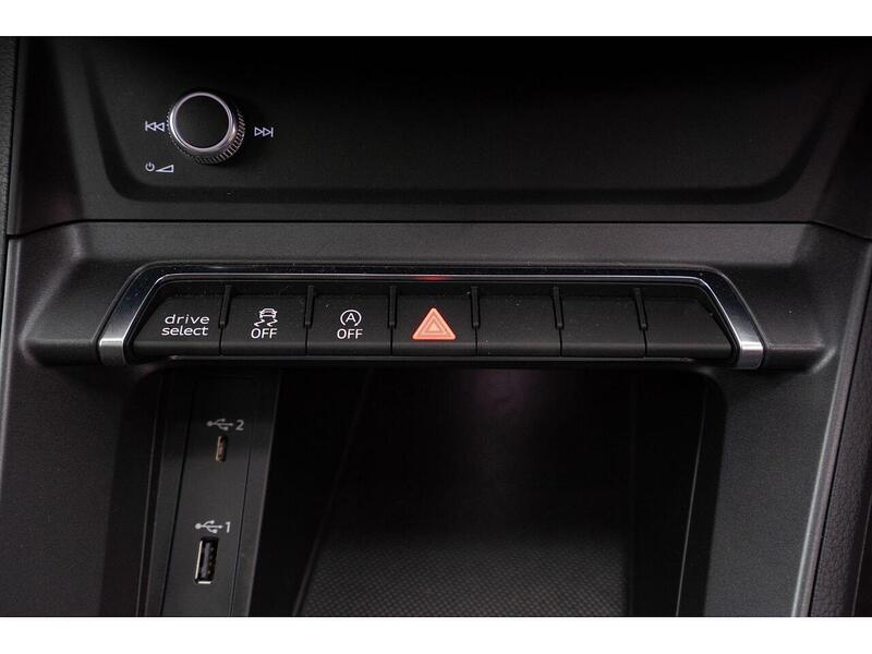 Audi Q3 Q3 S line SUV 1 Manual Petrol - U876