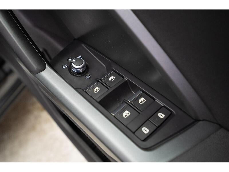 Audi Q3 Q3 S line SUV 1 Manual Petrol - U876