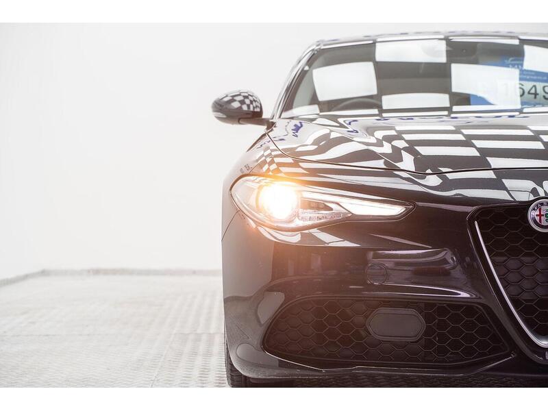 Alfa Romeo Giulia 2.2 TD Speciale Auto Euro 6 (s/s) 4dr - U970