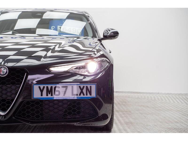 Alfa Romeo Giulia 2.2 TD Speciale Auto Euro 6 (s/s) 4dr - U970