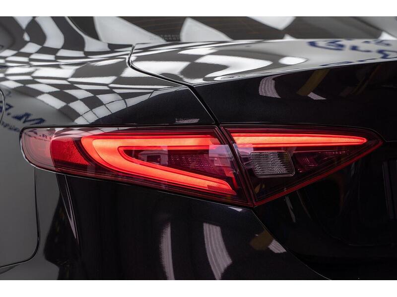 Alfa Romeo Giulia 2.2 TD Speciale Auto Euro 6 (s/s) 4dr - U970