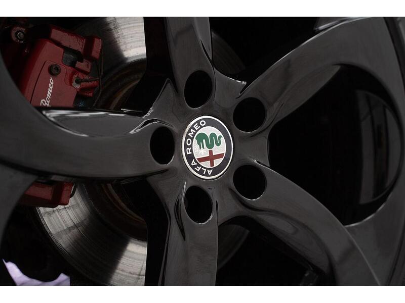 Alfa Romeo Giulia 2.2 TD Speciale Auto Euro 6 (s/s) 4dr - U970