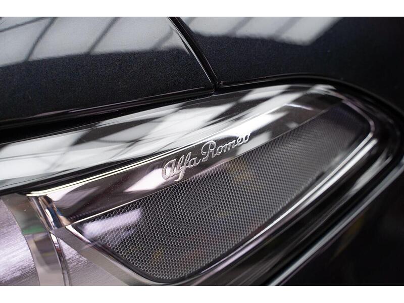 Alfa Romeo Giulia 2.2 TD Speciale Auto Euro 6 (s/s) 4dr - U970