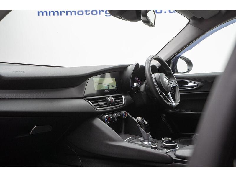 Alfa Romeo Giulia 2.2 TD Speciale Auto Euro 6 (s/s) 4dr - U970