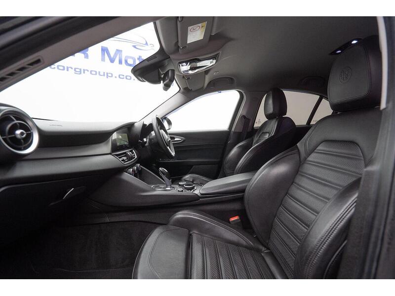 Alfa Romeo Giulia 2.2 TD Speciale Auto Euro 6 (s/s) 4dr - U970