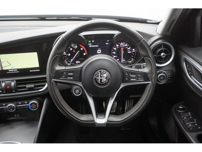 Alfa Romeo Giulia 2.2 TD Speciale Auto Euro 6 (s/s) 4dr - U970