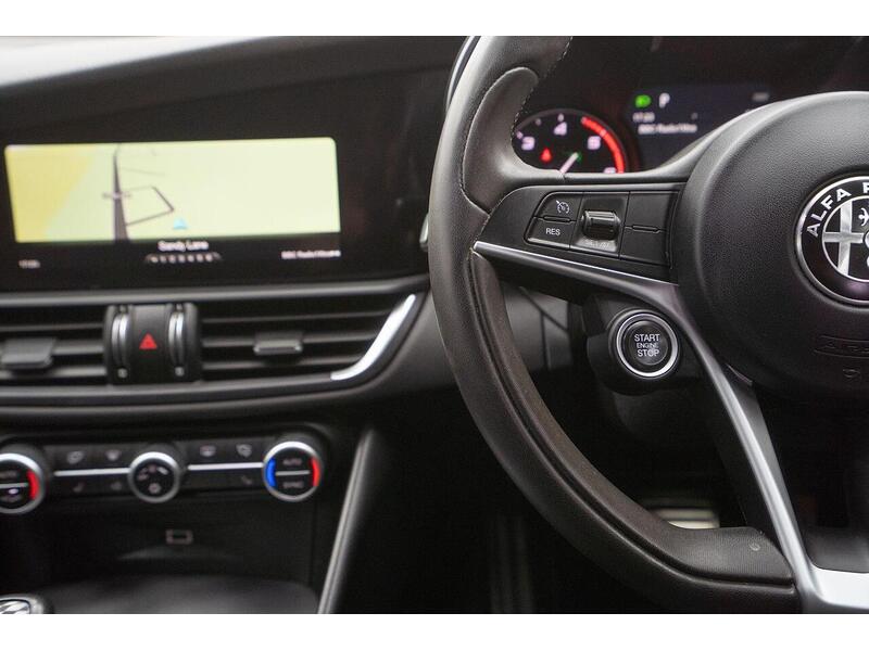 Alfa Romeo Giulia 2.2 TD Speciale Auto Euro 6 (s/s) 4dr - U970