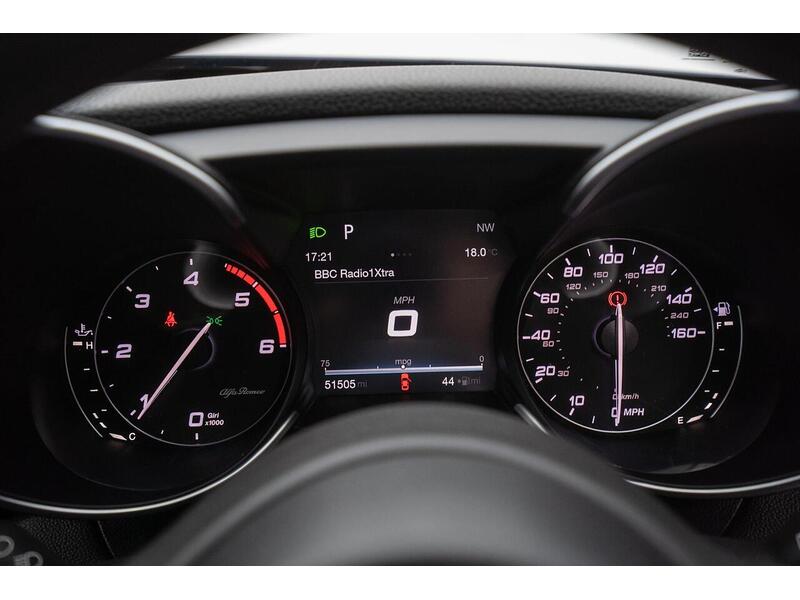 Alfa Romeo Giulia 2.2 TD Speciale Auto Euro 6 (s/s) 4dr - U970