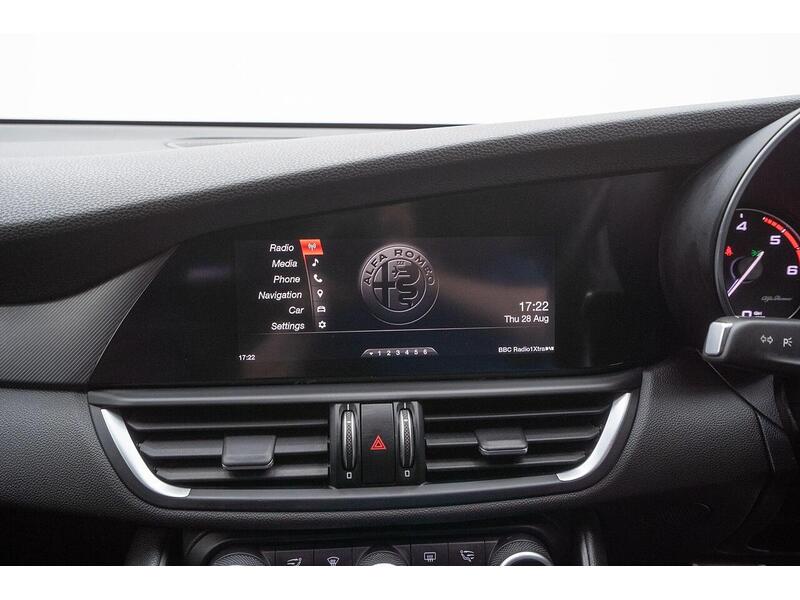 Alfa Romeo Giulia 2.2 TD Speciale Auto Euro 6 (s/s) 4dr - U970