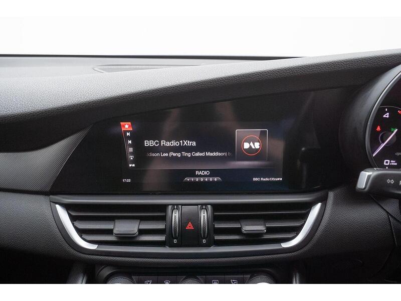 Alfa Romeo Giulia 2.2 TD Speciale Auto Euro 6 (s/s) 4dr - U970