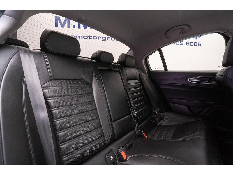 Alfa Romeo Giulia 2.2 TD Speciale Auto Euro 6 (s/s) 4dr - U970