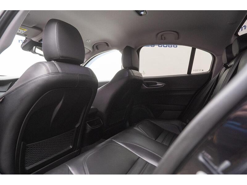 Alfa Romeo Giulia 2.2 TD Speciale Auto Euro 6 (s/s) 4dr - U970