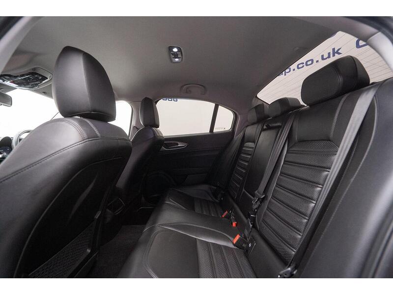 Alfa Romeo Giulia 2.2 TD Speciale Auto Euro 6 (s/s) 4dr - U970