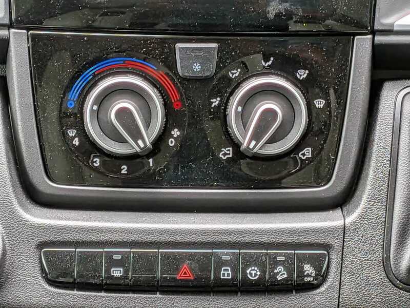 VanTourer 600D VT 600D- Automatic with Pop-top! - N35