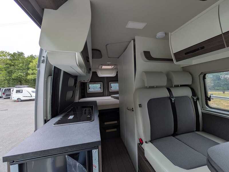 VanTourer 600D VT 600D- Automatic with Pop-top! - N35