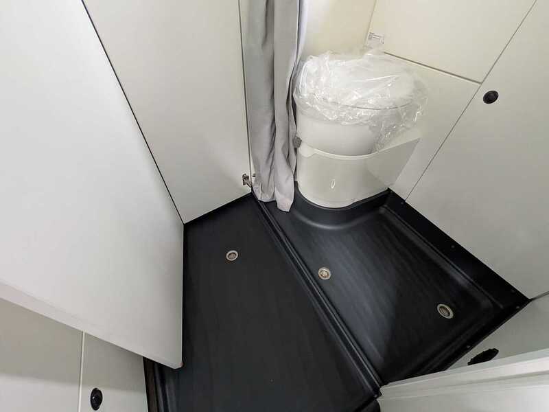 VanTourer 600D VT 600D- Automatic with Pop-top! - N35