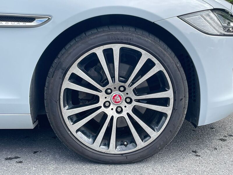 Jaguar XF 2.0d Portfolio Sportbrake 5dr Diesel Auto AWD Euro 6 (s/s) (240 ps) - U10563