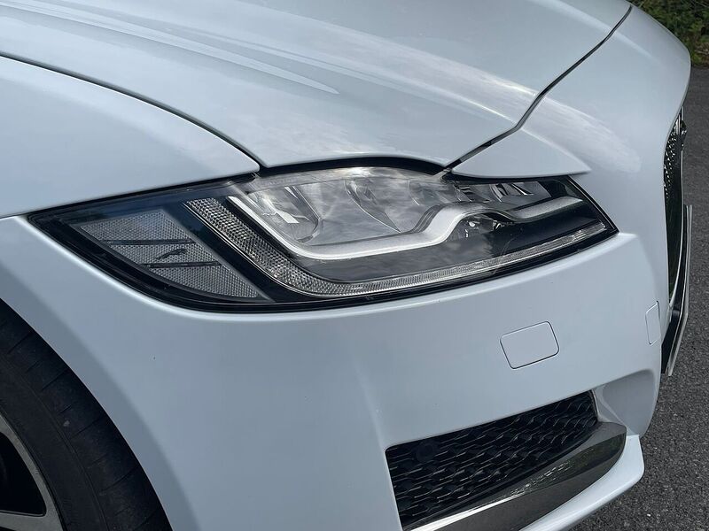 Jaguar XF 2.0d Portfolio Sportbrake 5dr Diesel Auto AWD Euro 6 (s/s) (240 ps) - U10563