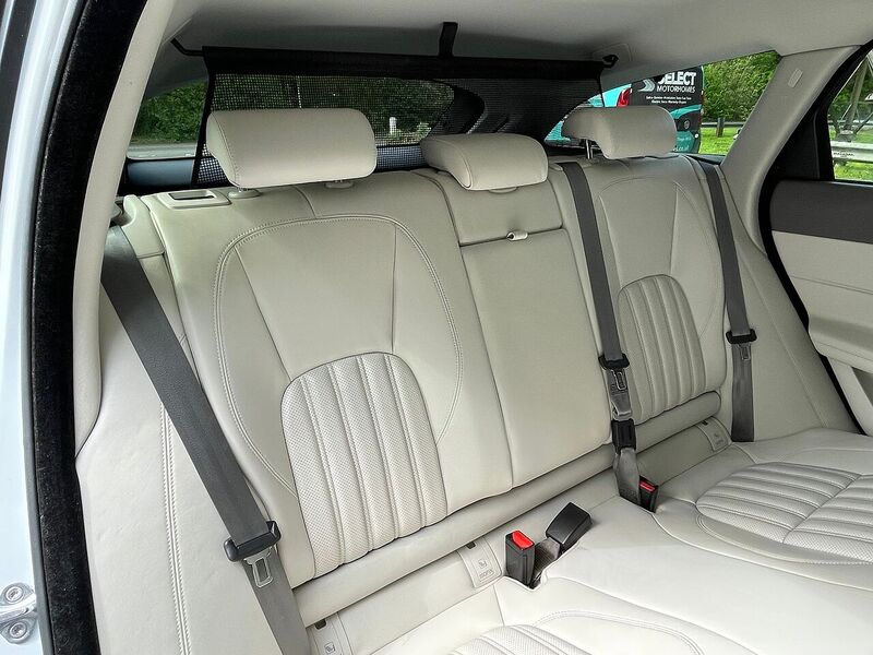 Jaguar XF 2.0d Portfolio Sportbrake 5dr Diesel Auto AWD Euro 6 (s/s) (240 ps) - U10563