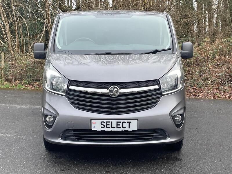 Vauxhall Vivaro Vivaro 1.6 CDTi 2700 Sportive - Crafty Otter Campers Conversion - U10584