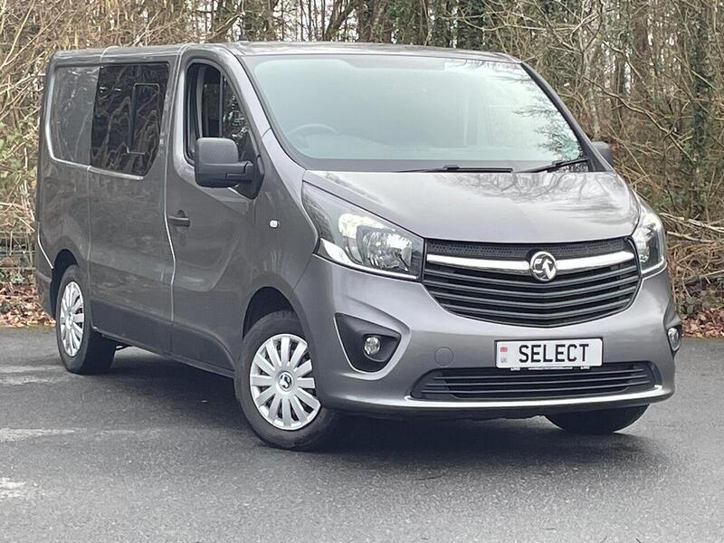Vauxhall Vivaro Vivaro 1.6 CDTi 2700 Sportive - Crafty Otter Campers Conversion - U10584