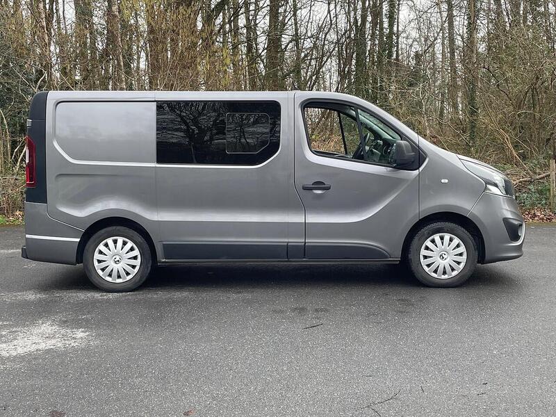 Vauxhall Vivaro Vivaro 1.6 CDTi 2700 Sportive - Crafty Otter Campers Conversion - U10584
