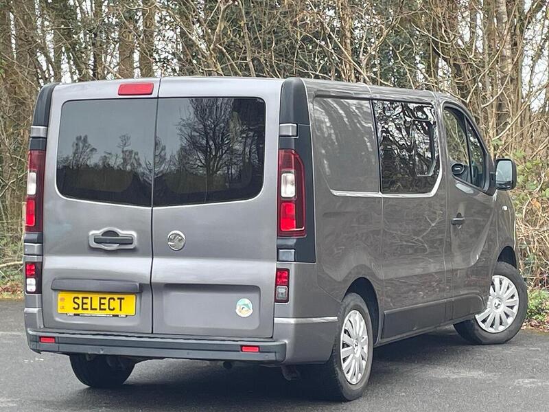 Vauxhall Vivaro Vivaro 1.6 CDTi 2700 Sportive - Crafty Otter Campers Conversion - U10584