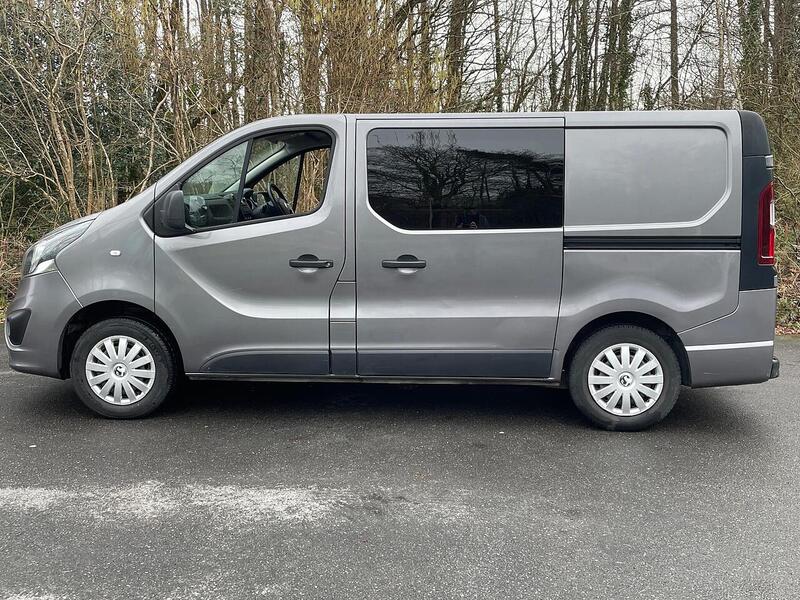 Vauxhall Vivaro Vivaro 1.6 CDTi 2700 Sportive - Crafty Otter Campers Conversion - U10584
