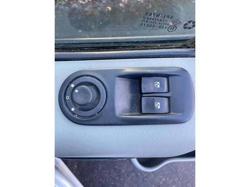 Vauxhall Vivaro Vivaro 2.0 2900 CDTi Sportive Crew Van 5dr Diesel Manual FWD L1 (195 g/km, 113 bhp) - U10587