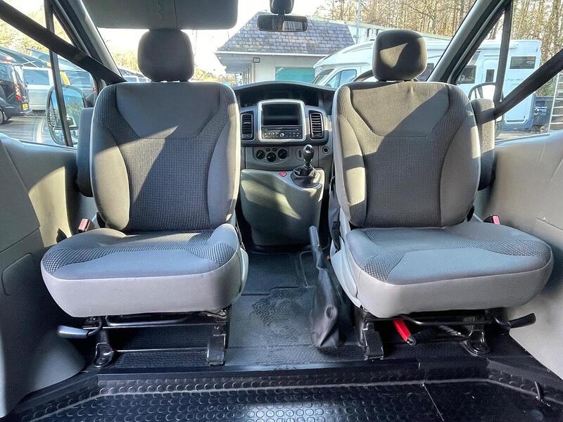 Vauxhall Vivaro Vivaro 2.0 2900 CDTi Sportive Crew Van 5dr Diesel Manual FWD L1 (195 g/km, 113 bhp) - U10587