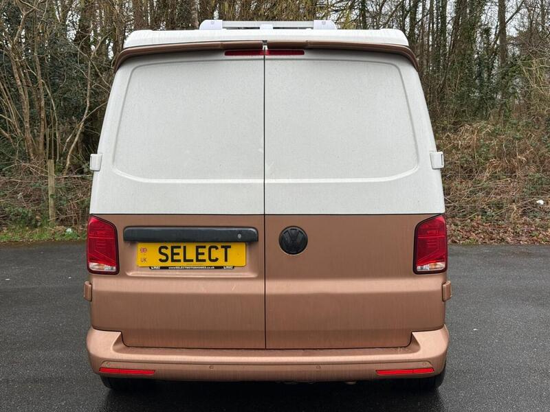 Volkswagen Transporter Transporter T30 Highline SWB Euro 6 (s/s) (150 ps) - U10590