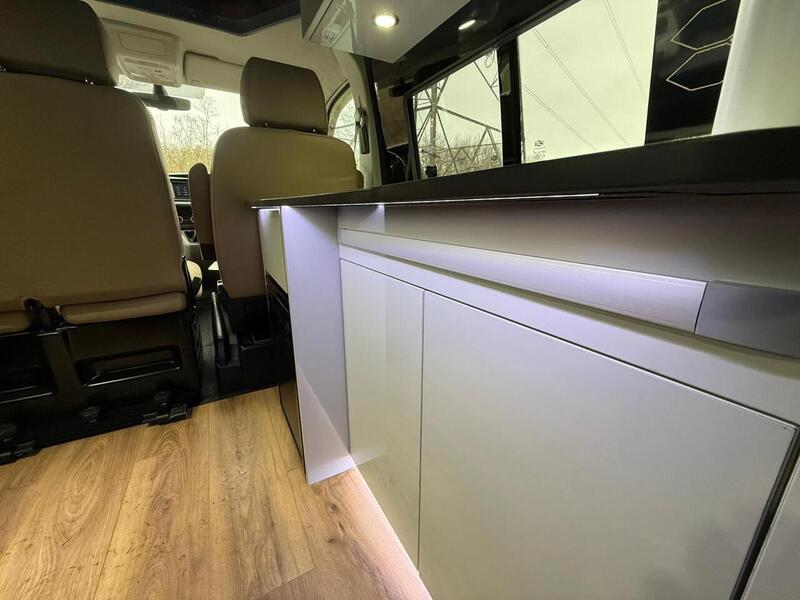 Volkswagen Transporter Transporter T30 Highline SWB Euro 6 (s/s) (150 ps) - U10590