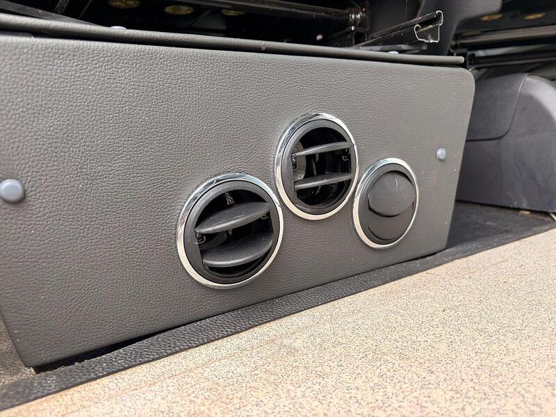 Volkswagen Transporter Transporter T6, T30 - LWB - MAL Conversions - U10591