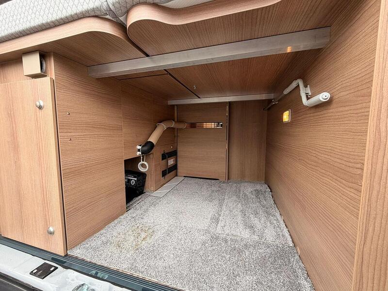 Malibu First Class First Class 640 LE RB Two Rooms - U10592