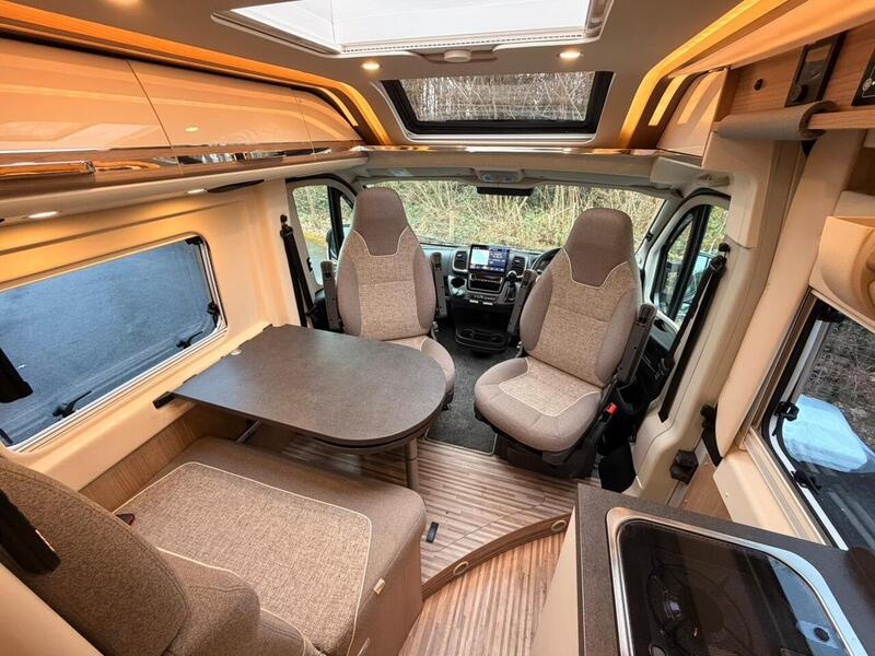 Malibu First Class First Class 640 LE RB Two Rooms - U10592