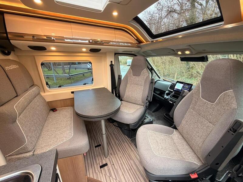 Malibu First Class First Class 640 LE RB Two Rooms - U10592