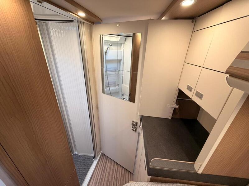 Malibu First Class First Class 640 LE RB Two Rooms - U10592